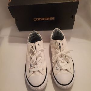 Girls' Converse Chuck Taylor All Star Madison. Brand new size 2